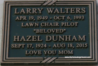 Lawrence Walters, Larry the Lawnchair Pilot, grave, Forest Lawn Memorial Park Cemetery, Hollywood Hills, Los Angeles County, California, photos