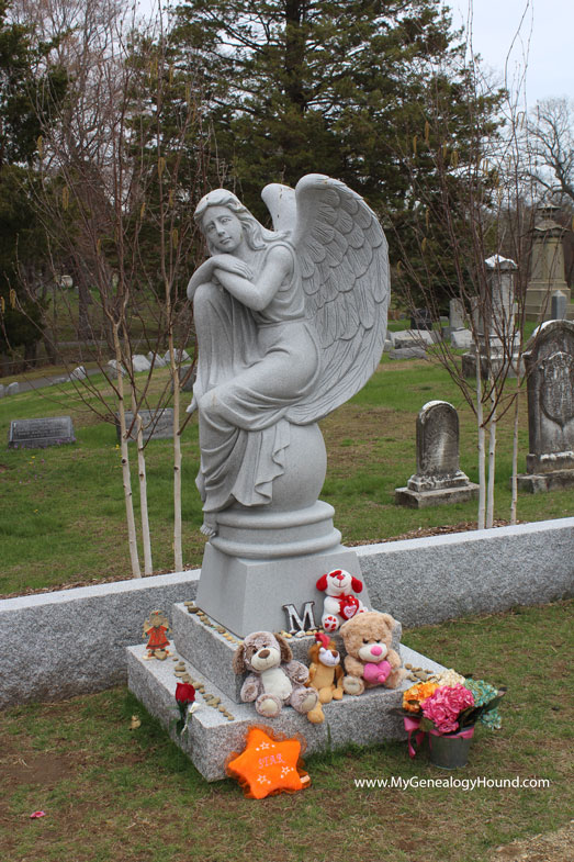 The granite angel at the grave of Mary Tyler Moore, Oak Lawn Cemetery, Fairfield, Connecticut