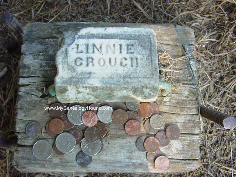 Butler, Missouri, Tombstone of Linnie Crouch, Ripley's Smallest Tombstone, photo