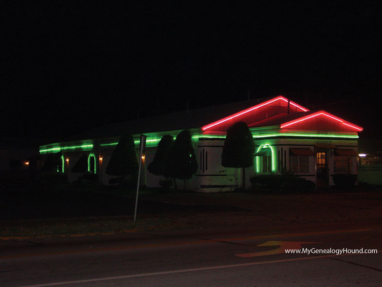 Boots Motel, Carthage, Missouri, Route 66, 2003 night neon photo