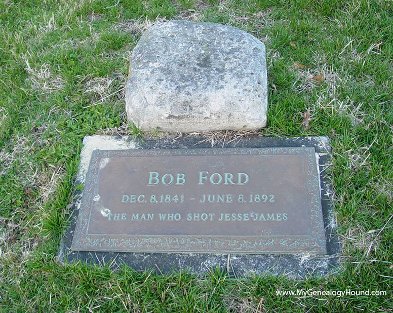 Richmond, Missouri, Bob Ford tombstone and grave, Assassin of Jesse James, photo