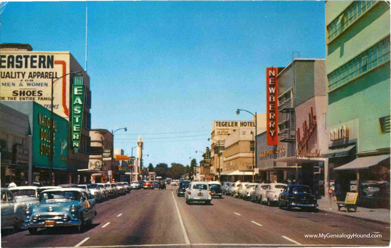 Bakersfield, California, Downtown Street Scene, vintage postcard