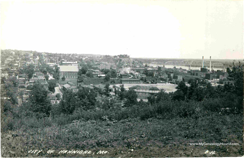 Bird's Eye View of the City, Hannibal, Missouri, vintage postcard, historic photo