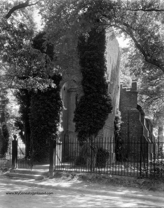 1930 view of the old Church Tower (1639) and new Church building (1906) 1930 view of the old Church Tower (1639) and new Church building (1906)