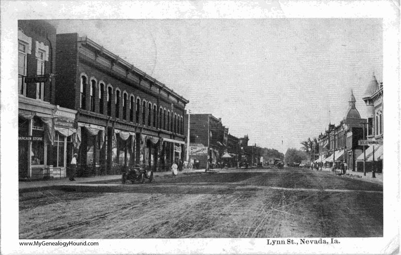 Nevada, Iowa, Lynn Street, vintage postcard, historic photo