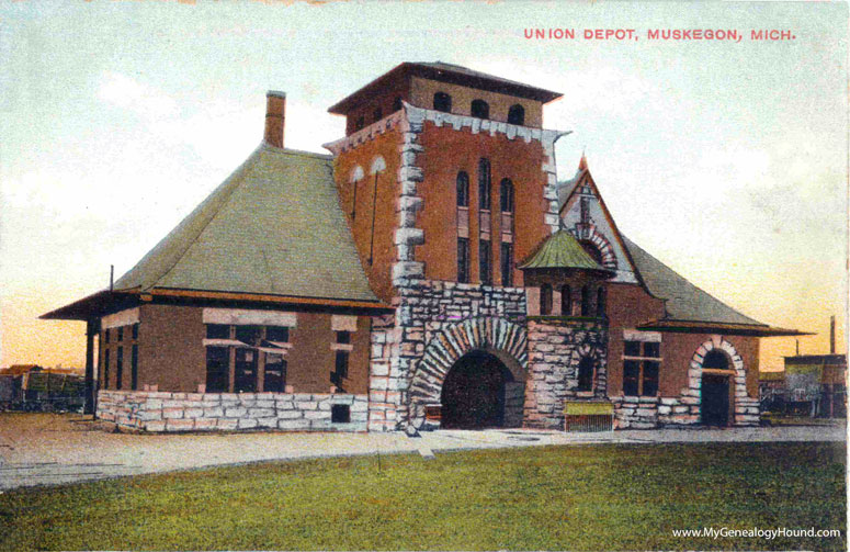 Muskegon, Michigan, Union Depot Railroad Station, vintage postcard photo