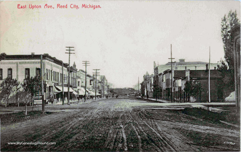 Reed City, Michigan, East Upton Avenue, vintage postcard photo