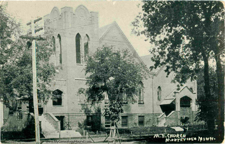 Montevideo, Minnesota, M. E. Church, vintage postcard photo