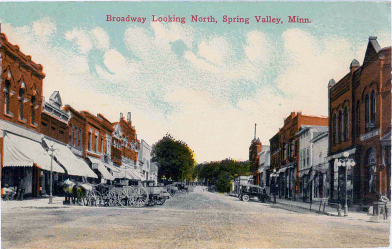 Spring Valley, Minnesota, Broadway Looking North, vintage postcard photo