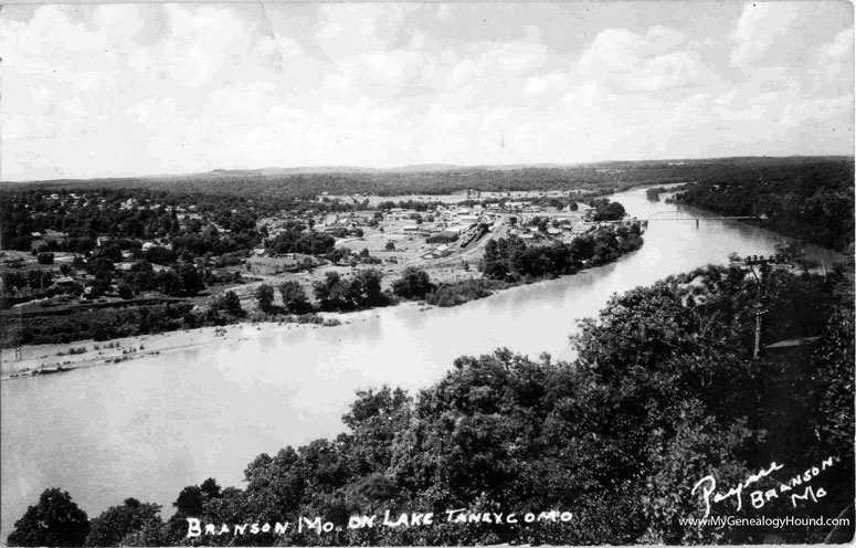 Branson, Missouri on Lake Taneycomo vintage postcard, historic photo