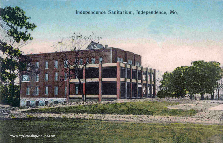 Independence, Missouri, Independence Sanitarium, vintage postcard photo Independence, Missouri, Independence Sanitarium, vintage postcard photo