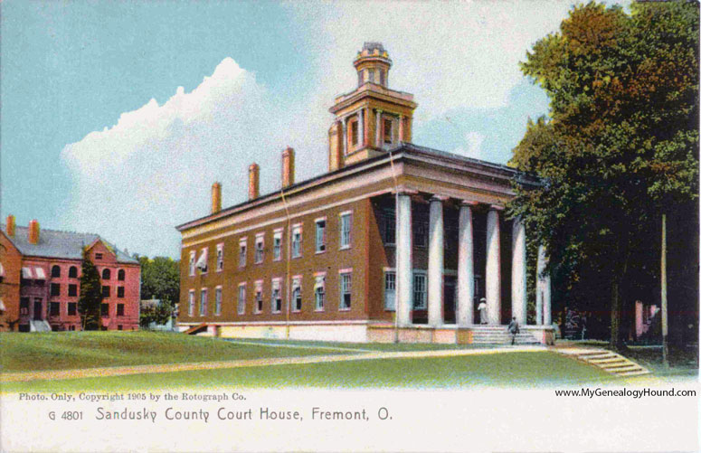 Fremont, Ohio, Sandusky County Court House, vintage postcard photo